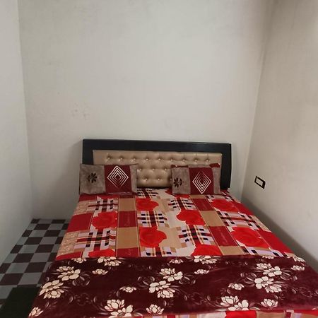 Keshav Narayan Home Stay มถุรา ภายนอก รูปภาพ