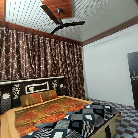 Keshav Narayan Home Stay มถุรา ภายนอก รูปภาพ
