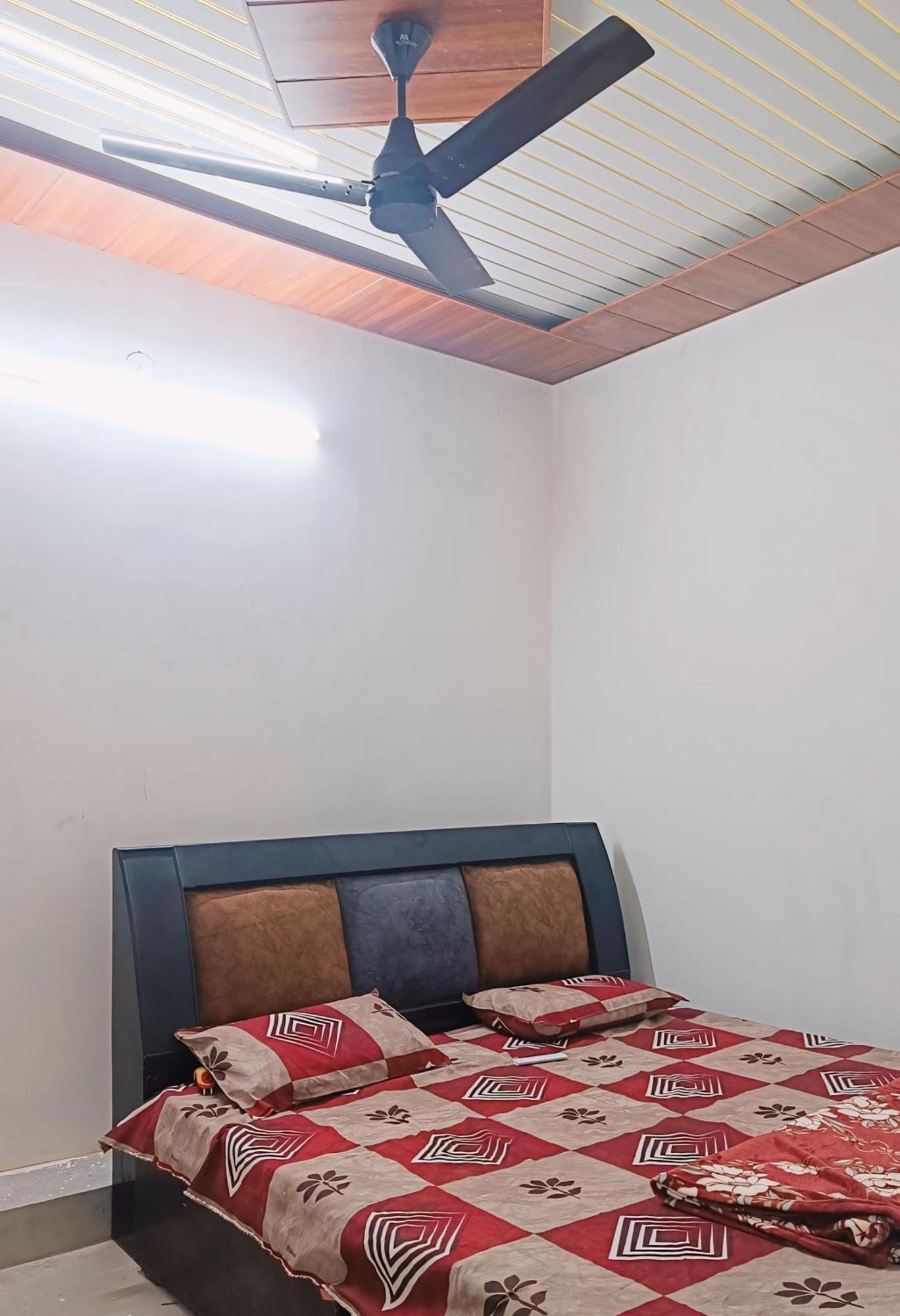 Keshav Narayan Home Stay มถุรา ภายนอก รูปภาพ