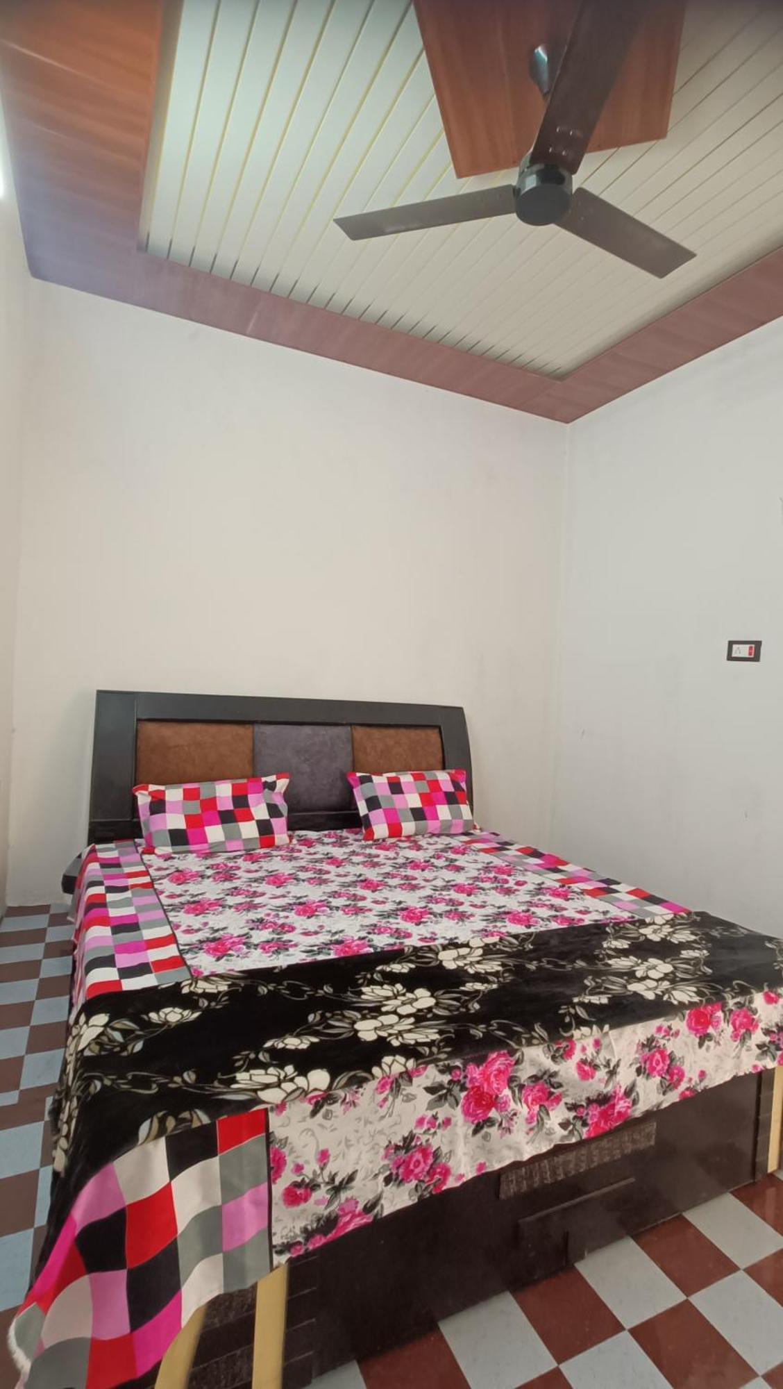 Keshav Narayan Home Stay มถุรา ภายนอก รูปภาพ