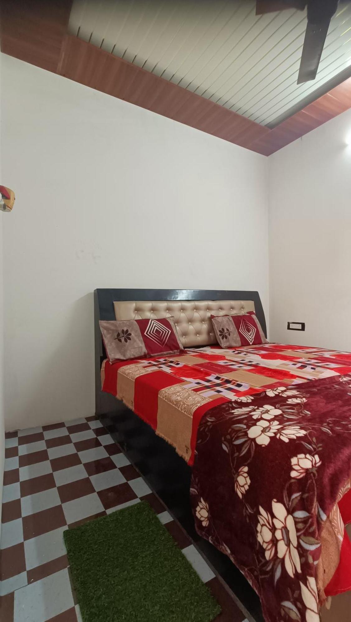 Keshav Narayan Home Stay มถุรา ภายนอก รูปภาพ